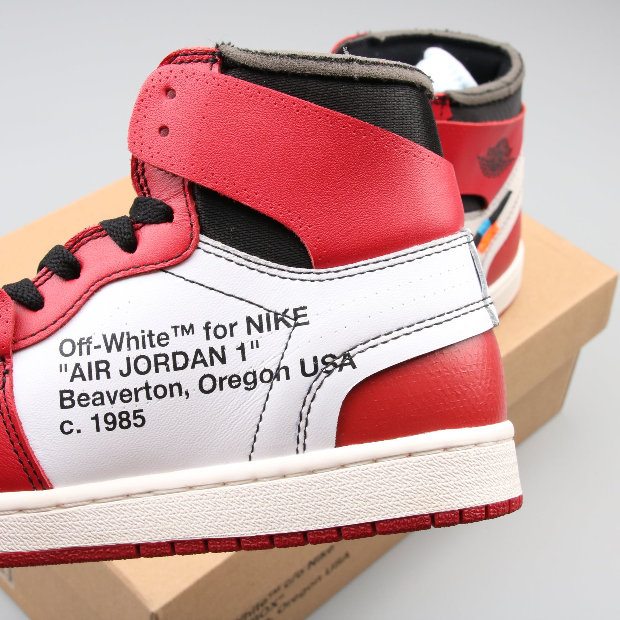 ΑΙR JОRDΑN 1 RETRO HIGH CHICAGO X OFF WHITE