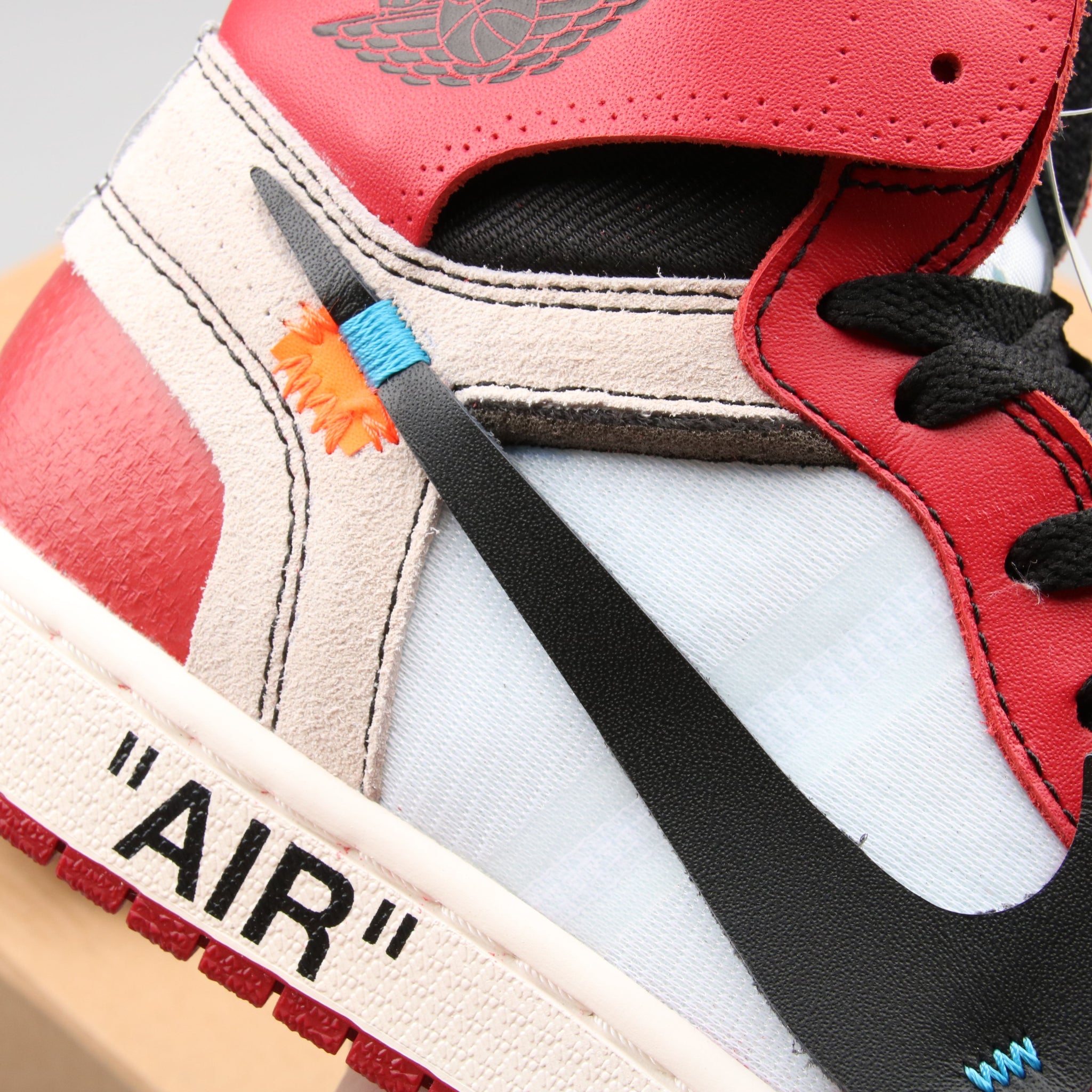 ΑΙR JОRDΑN 1 RETRO HIGH CHICAGO X OFF WHITE